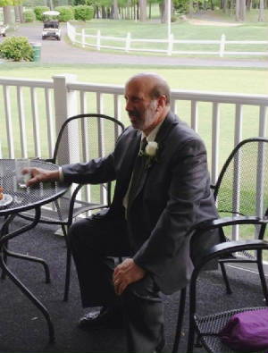 dadsfavoriteseatattheclubsm.jpg
