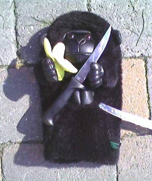 golfgorillahostage3.jpg