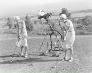 golfladiesandrobot.jpg